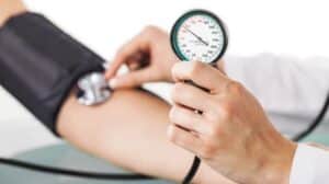 High Blood Pressure | हिवाळ्यामध्ये रक्तदाब नियंत्रणात ठेवण्यासाठी आहारात करा 'या' गोष्टींचा समावेश