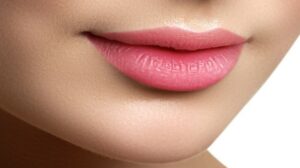Lip Care Tips | हिवाळ्यामध्ये 'या' टिप्स फॉलो करून घ्या ओठांची काळजी