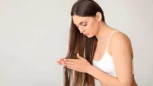 Hair Care Tips | हिवाळ्यामध्ये केस गळतीच्या समस्येपासून त्रस्त आहात?, तर करा 'हे' घरगुती उपाय