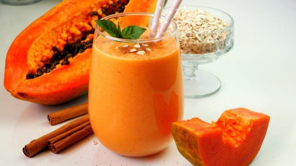 Papaya Smoothie | पपई स्मुदी प्यायल्याने आरोग्याला मिळतात 'हे' फायदे