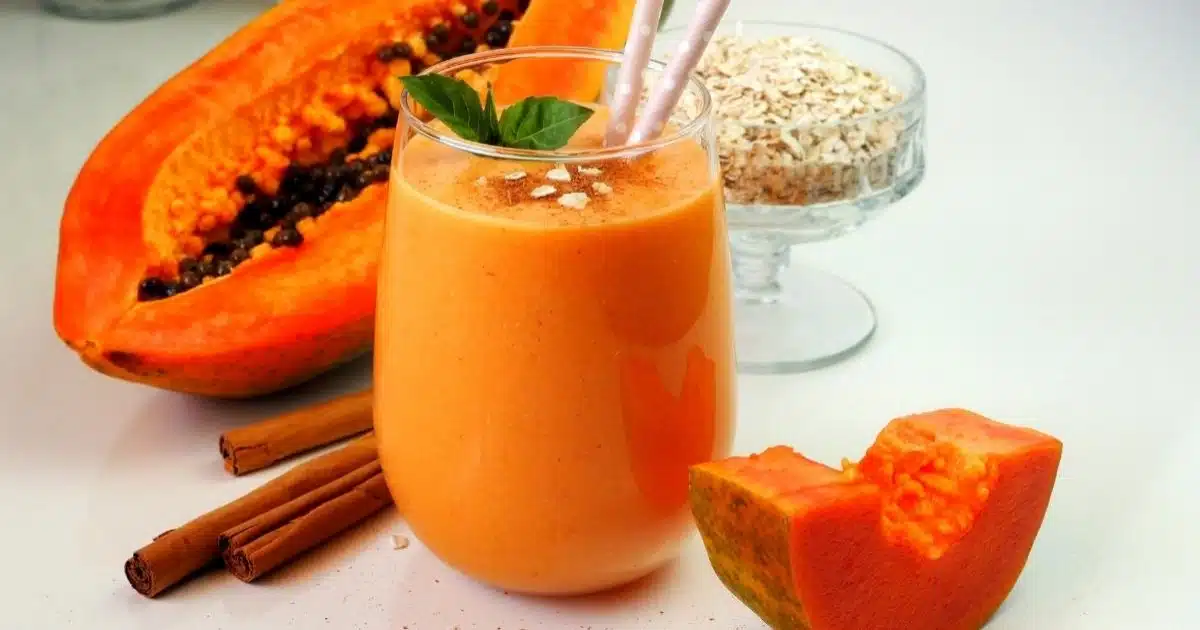 Papaya Smoothie | पपई स्मुदी प्यायल्याने आरोग्याला मिळतात 'हे' फायदे