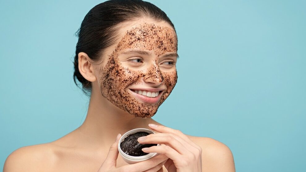 Skin Care With Coffee | चेहरा स्वच्छ करण्यासाठी कॉफीचा 'या' पद्धतीने करा वापर
