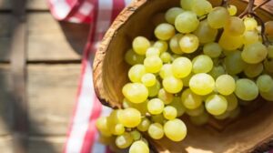 Green Grapes | हिरव्या अंगुराचे सेवन केल्याने आरोग्याला मिळू शकतात 'हे' जबरदस्त फायदे