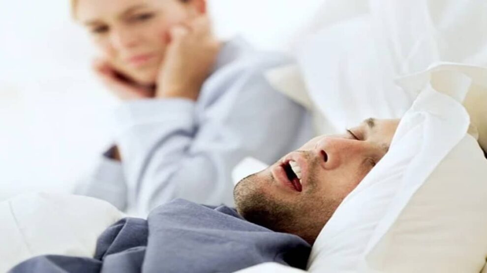 Snoring | घोरण्यापासून सुटका मिळवण्यासाठी आहारात करा 'या' पदार्थांचा समावेश