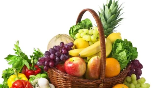 Iron-Rich Fruits | निरोगी राहण्यासाठी आहारात करा 'या' आयरनयुक्त फळांचा समावेश